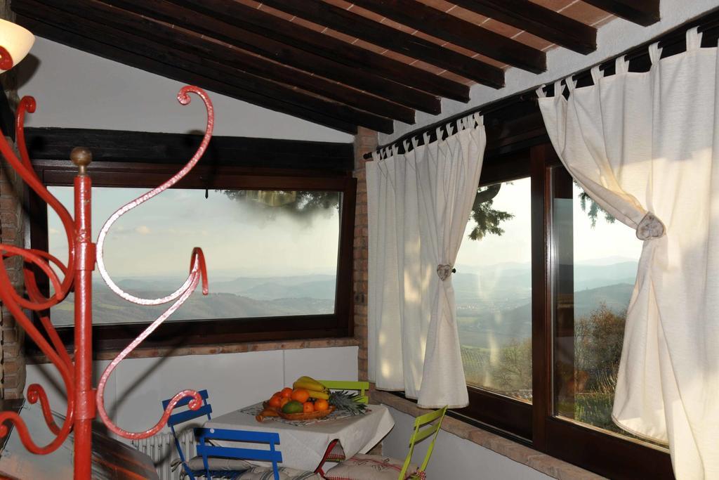 Agriturismo La Bicocca - Apt. "Il Leccio" 카스텔리고네 외부 사진